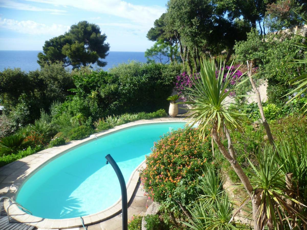 Villa Du Bau Rouge Carqueiranne Exteriör bild